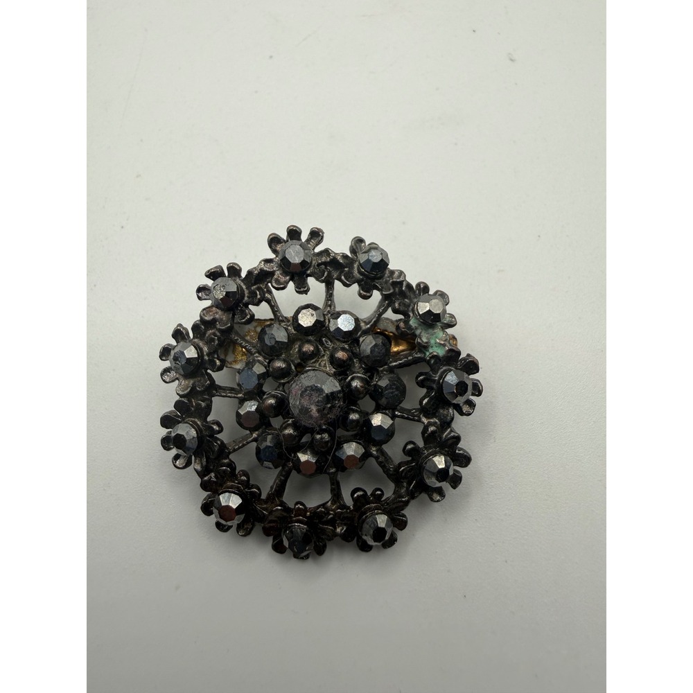 Vintage Gunmetal Hematite Rhinestone Floral Wreath Brooch Pin Dark Silver Tone